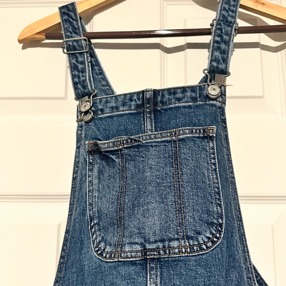Old Navy Maternity Overalls - Picture 4 of 4